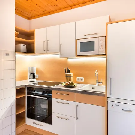 Apartment Haus Elisabeth, Appartements Mit Eigenem Badesteg Krumpendorf