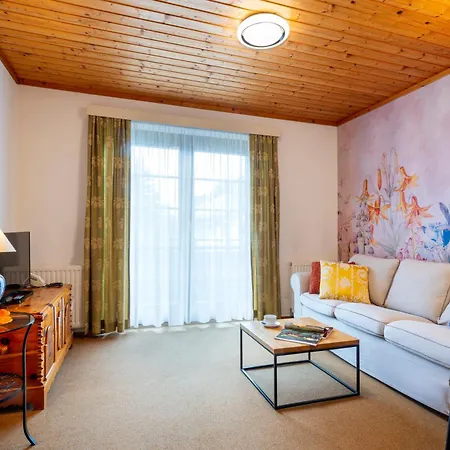 Haus Elisabeth, Appartements Mit Eigenem Badesteg Krumpendorf